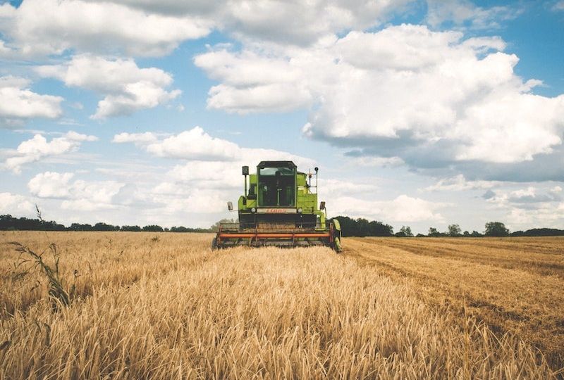 green-tractor-175389